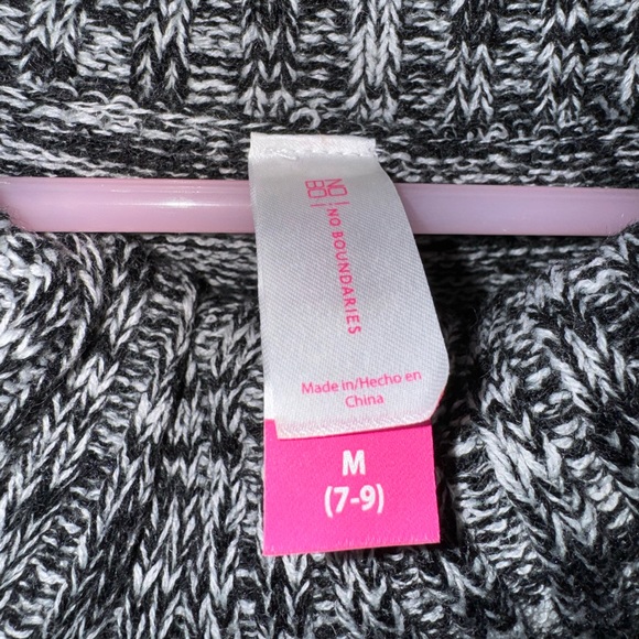 No Boundaries top - Picture 3 of 3